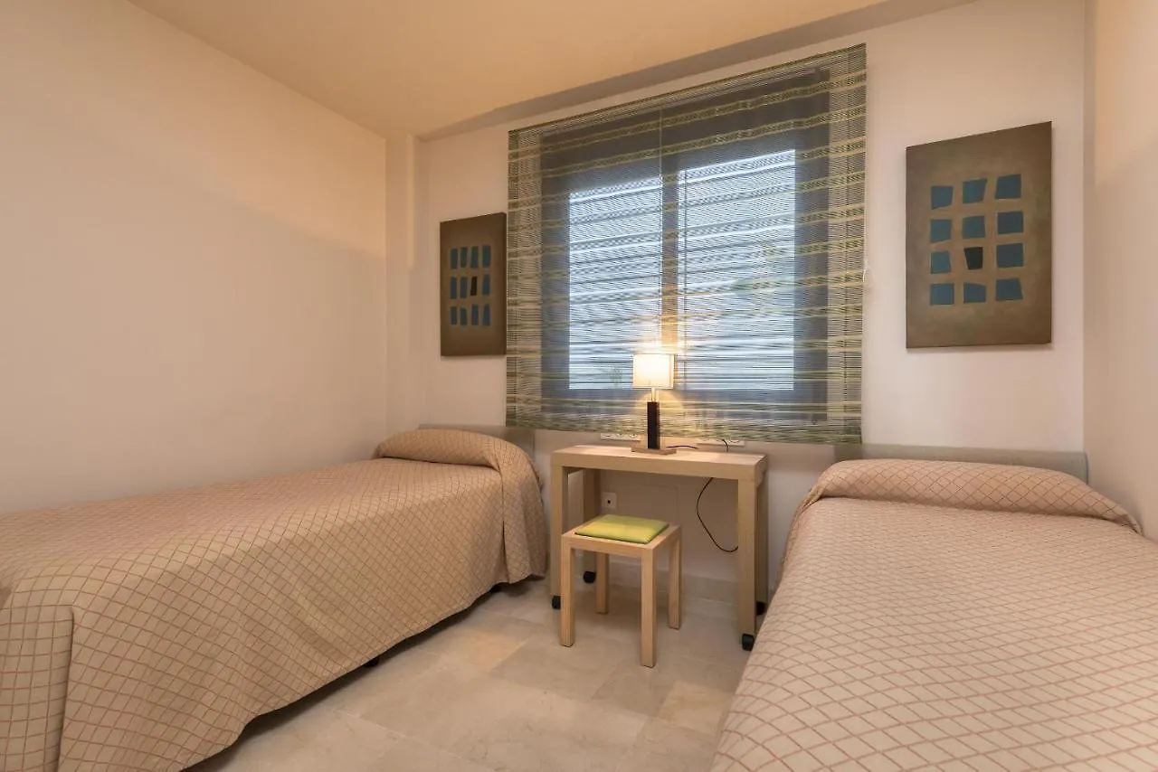 Apartamento De 2 Dormitorios En Torrox Costa