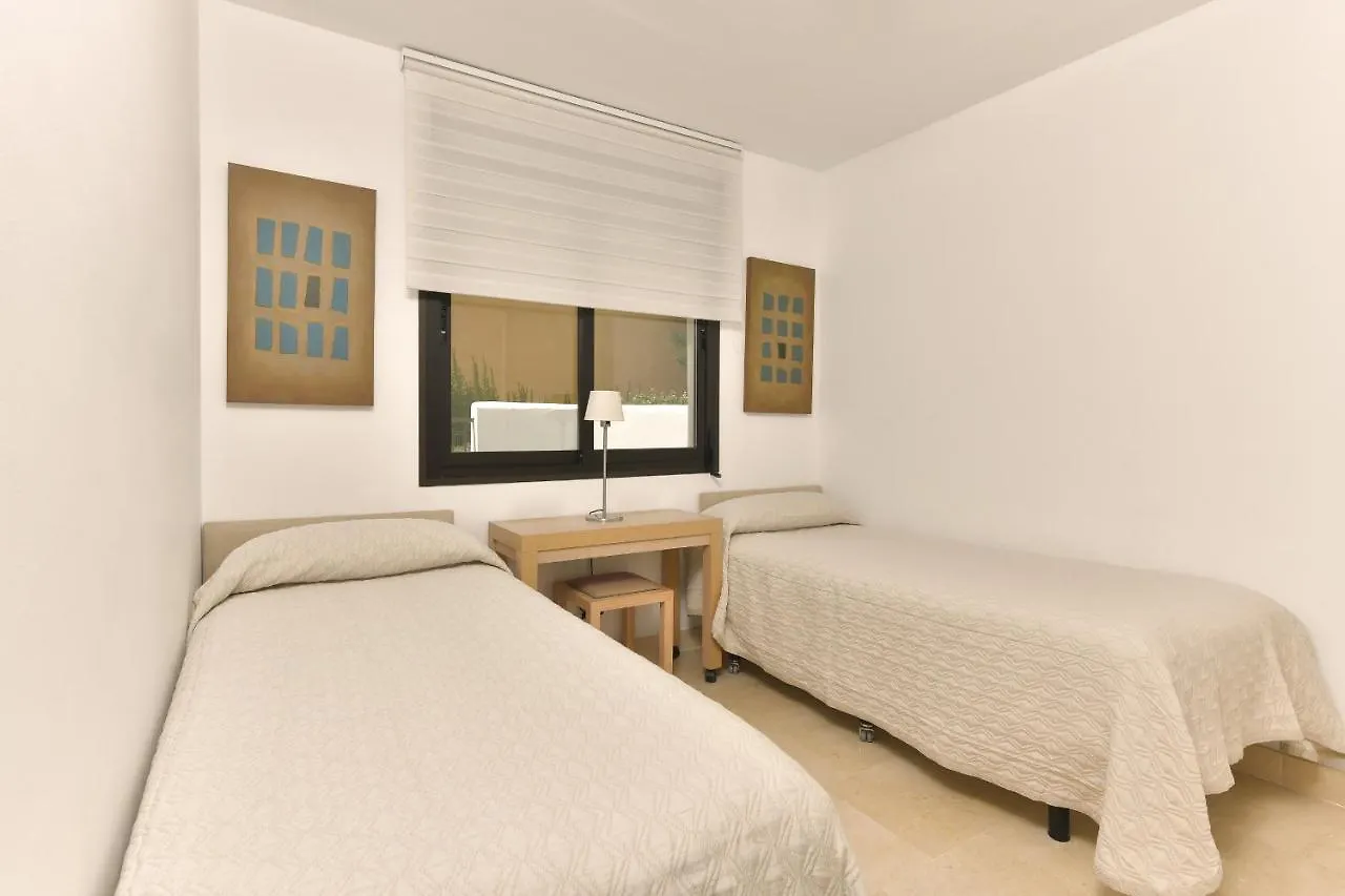 Apartamento De 2 Dormitorios En Torrox Costa